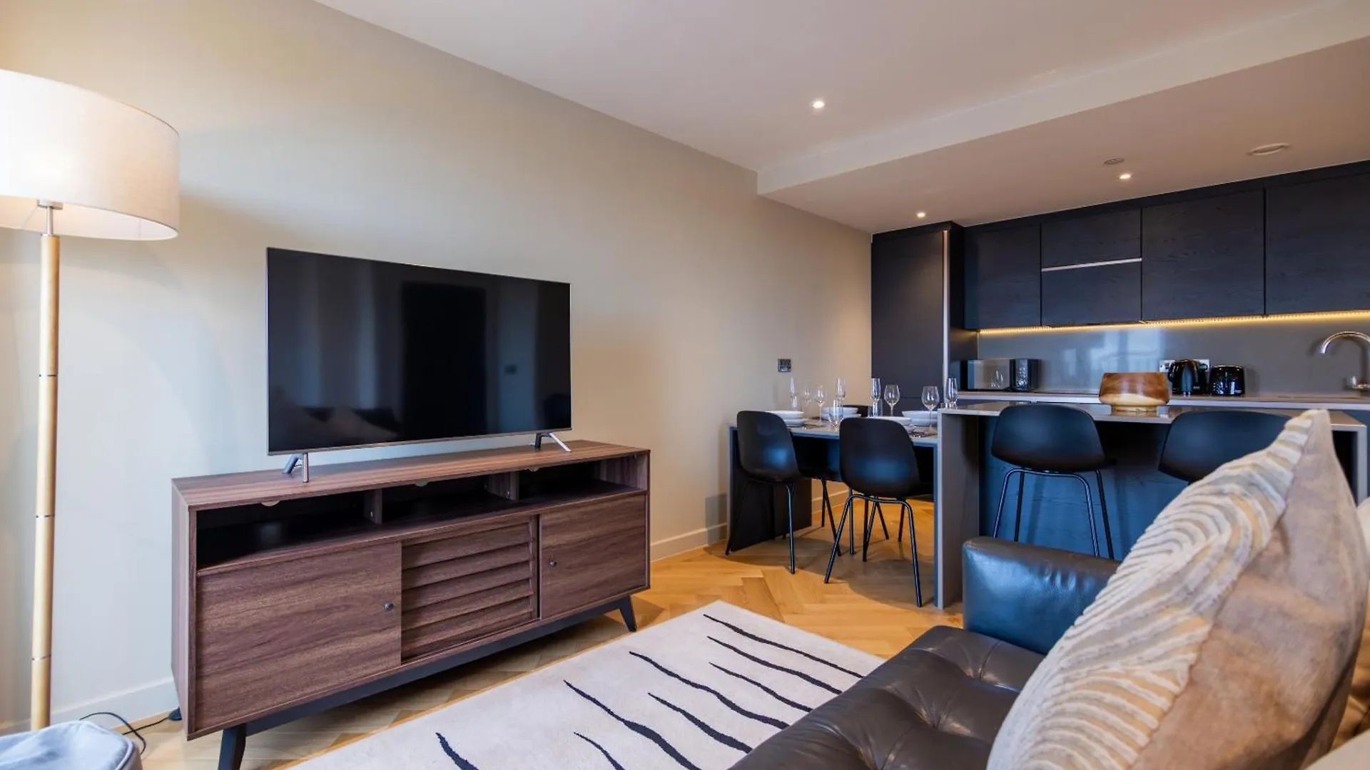 Kings 56 Daire York